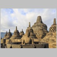 Indonesia, Java, The 9th century Borobudur Buddhist stupa, photo Photo by CEphoto, Uwe Aranas, Wikipedia.jpg